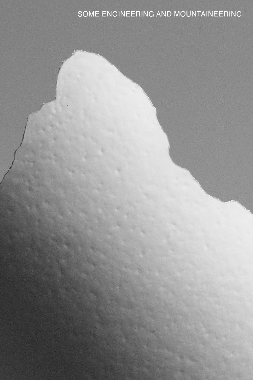 uitgesneden ei met lasercutter in de vorm van een gebergte © Hans van Asch