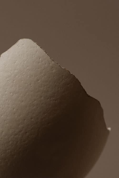 uitgesneden ei met lasercutter in de vorm van een bekende berg © Hans van Asch